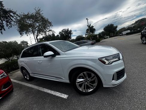 Used 2023 Audi Q7 3.0T Prestige w/ Prestige Package AWD/4WD image 3