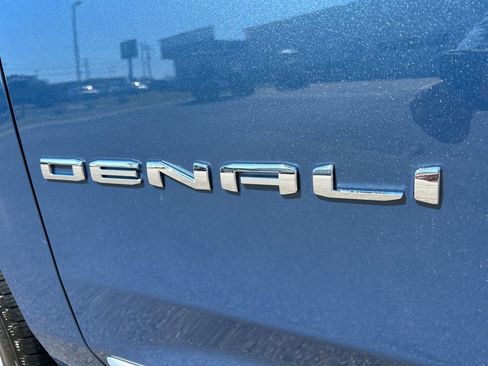 New 2026 GMC Yukon Denali w/ Denali Reserve Package AWD/4WD image 9