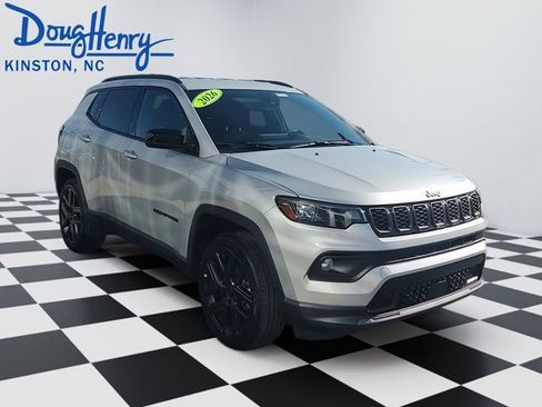 New 2026 Jeep Compass Latitude image 7