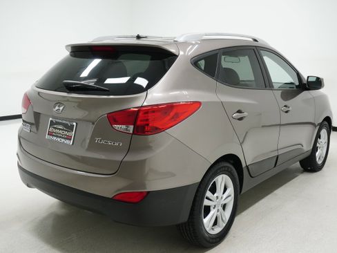 Used 2011 Hyundai Tucson GLS image 4