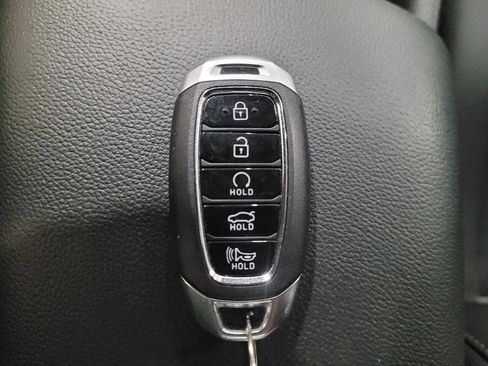 Used 2023 Hyundai Elantra Limited FWD image 32