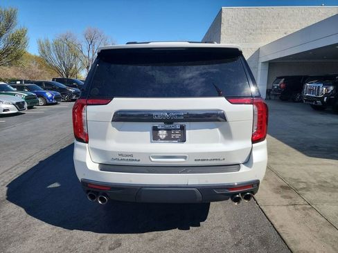 Certified 2024 GMC Yukon Denali Ultimate w/ LPO, Floor Liner Package AWD/4WD image 7