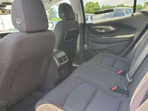 Used 2023 GMC Terrain SLE FWD image 12
