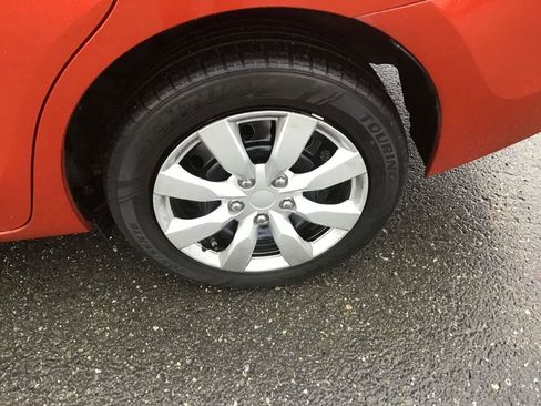 Used 2014 Toyota Corolla LE image 10