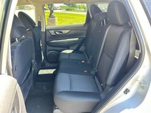 Used 2020 Nissan Rogue SV AWD/4WD image 10