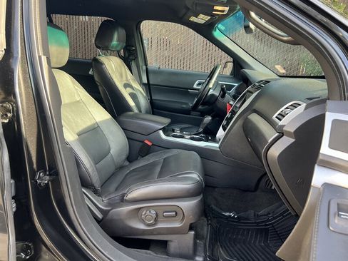 Used 2015 Ford Explorer XLT w/ Equipment Group 202A image 13