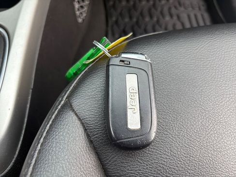 Used 2021 Jeep Compass Latitude image 29