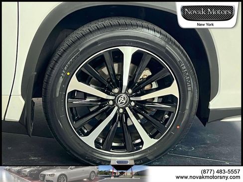 Used 2022 Toyota Highlander XSE image 9