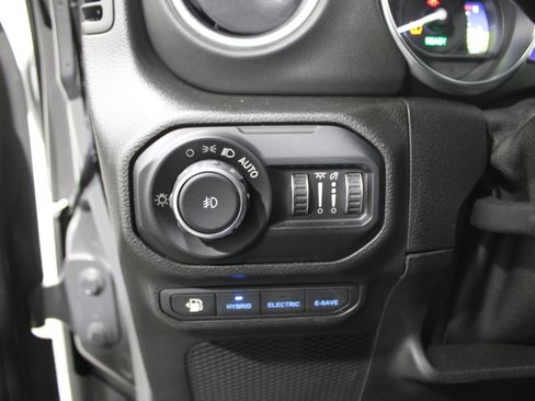 Used 2021 Jeep Wrangler Unlimited Rubicon image 6