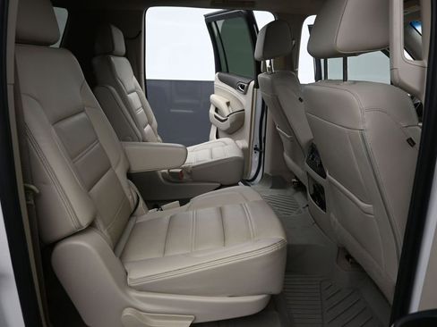 Used 2019 GMC Yukon XL Denali w/ Denali Ultimate Package AWD/4WD image 10