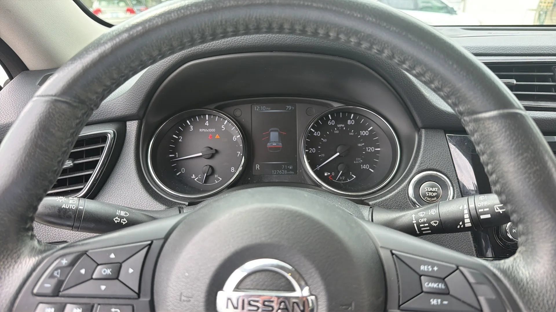 Used 2017 Nissan Rogue SV AWD/4WD image 38