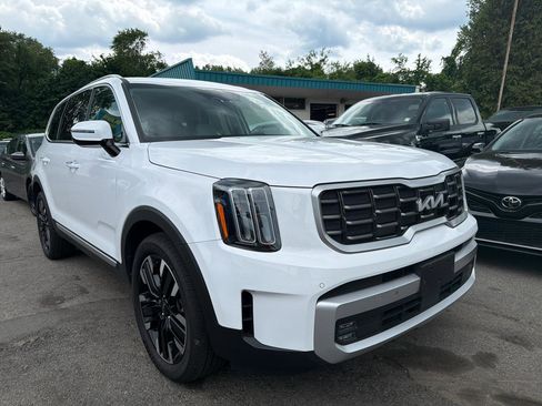 Used 2025 Kia Telluride SX w/ SX Captain's Chair Package AWD/4WD image 3