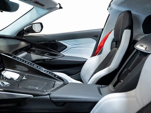 Used 2024 Chevrolet Corvette Stingray Premium Conv w/ 3LT image 65