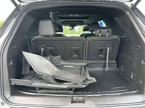 Certified 2023 Chevrolet Traverse RS w/ LPO, Floor Liner Package AWD/4WD image 9