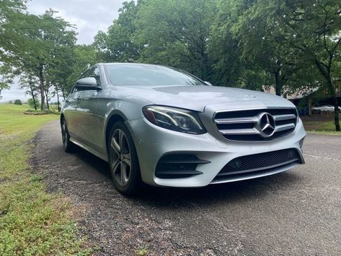 Used 2017 Mercedes-Benz E 300 4MATIC image 10