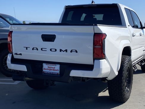 Certified 2024 Toyota Tacoma SR5 image 4