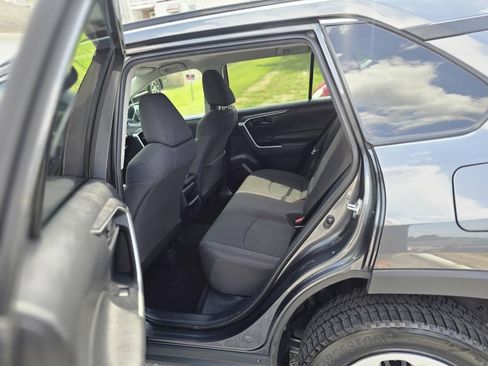 Used 2021 Toyota RAV4 LE AWD/4WD image 20