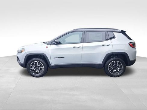 New 2026 Jeep Compass Trailhawk w/ Sun, Sound & Navigation Group image 2