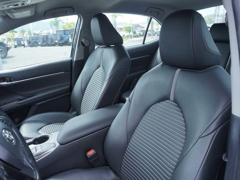 Used 2023 Toyota Camry SE image 18