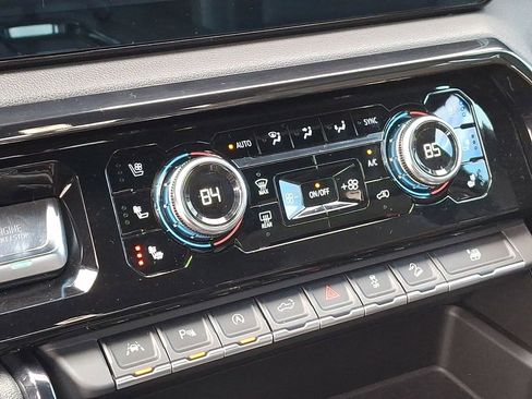 Used 2022 GMC Sierra 1500 AT4 image 34