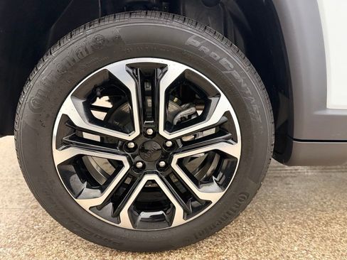 Used 2023 Jeep Compass Limited w/ Sun and Sound Group image 18