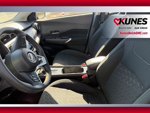 Used 2024 Nissan Kicks SV FWD image 9