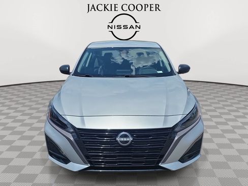 Used 2026 Nissan Altima 2.5 SV AWD/4WD image 2