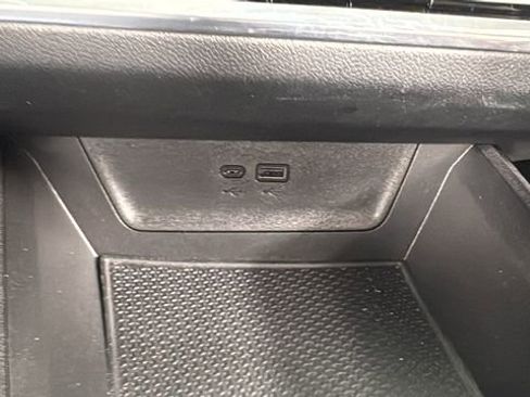 Used 2025 Chevrolet Equinox LT image 28