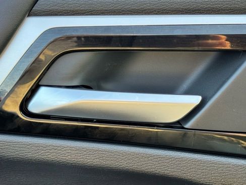 Used 2025 Mitsubishi Outlander SE image 17