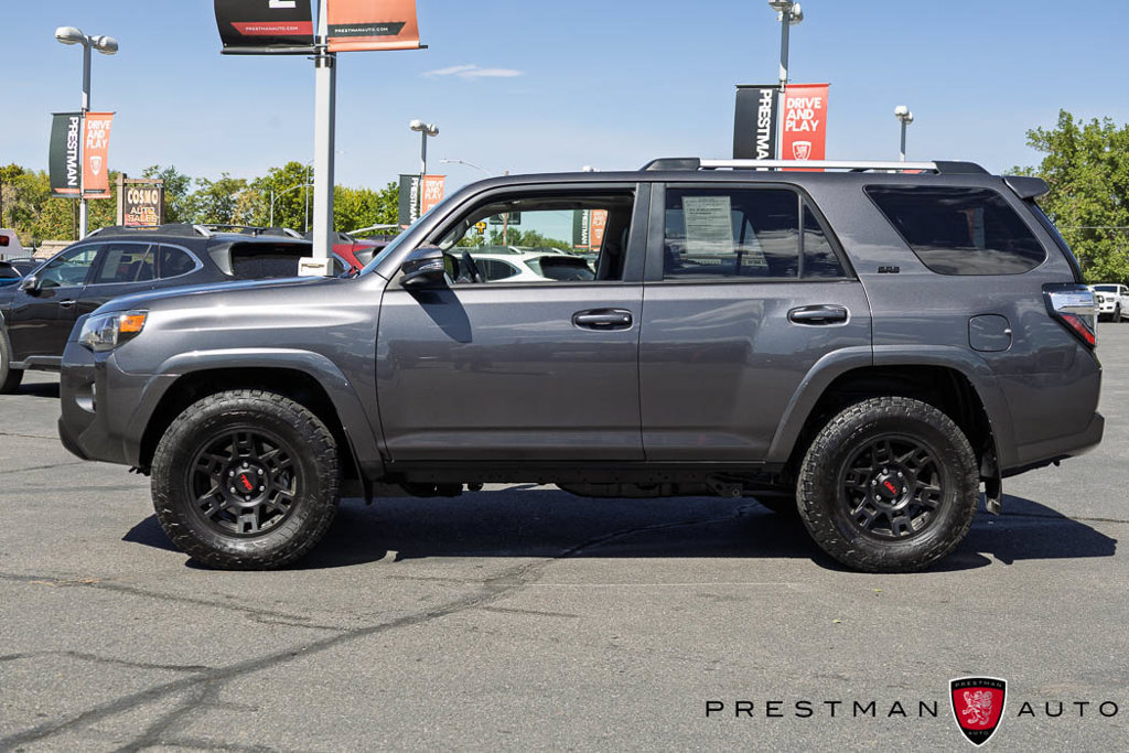Used 2023 Toyota 4Runner SR5 Premium w/ Moonroof Package AWD/4WD image 17