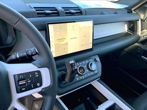 New 2025 Land Rover Defender 90 S image 5