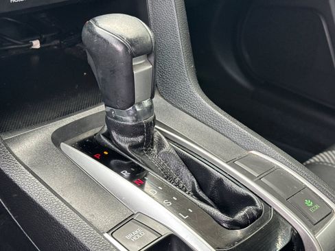 Used 2019 Honda Civic EX image 17