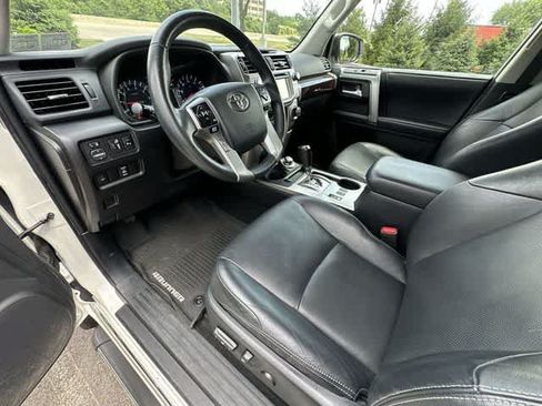Used 2018 Toyota 4Runner Limited AWD/4WD image 17