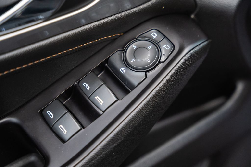 Used 2018 Chevrolet Traverse LT AWD/4WD image 43