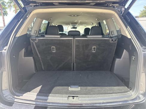 Used 2024 Volkswagen Atlas SE AWD/4WD image 8