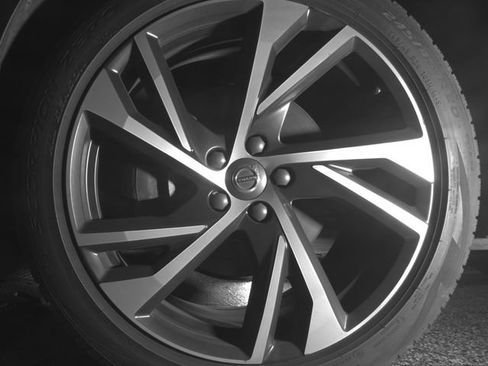 Used 2021 Volvo XC40 T5 R-Design w/ Advanced Package image 6