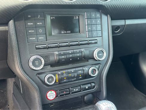 Used 2017 Ford Mustang Coupe RWD image 11