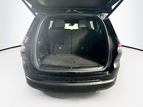 Used 2023 Jeep Grand Cherokee L Laredo image 31