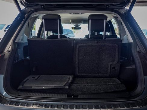 Used 2022 Volkswagen Tiguan SE image 30