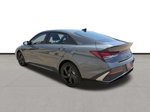 Used 2026 Hyundai Elantra Sport FWD image 7