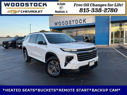 Used 2025 Chevrolet Traverse LT