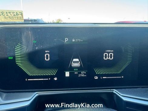 Certified 2025 Kia Sorento EX w/ EX Panoramic Sunroof Package image 9