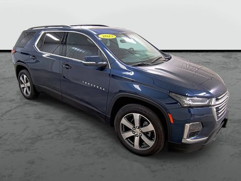 Used 2023 Chevrolet Traverse LT w/ LT Premium Package image 5