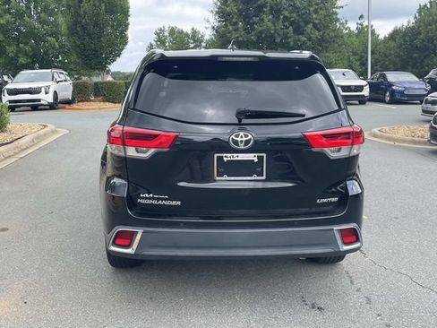 Used 2018 Toyota Highlander Limited FWD image 9