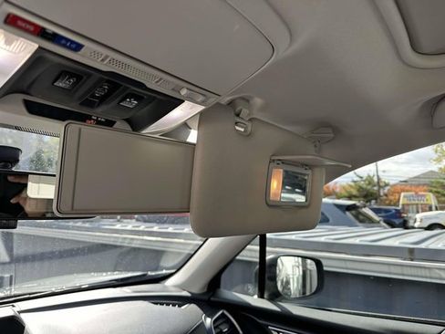 Used 2022 Subaru Forester Premium image 17