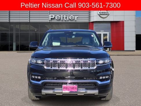 Used 2023 Jeep Grand Wagoneer Series II w/ Premium Group II AWD/4WD image 2