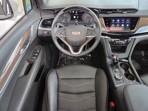 Used 2023 Cadillac XT6 Sport w/ Platinum Package AWD/4WD image 16