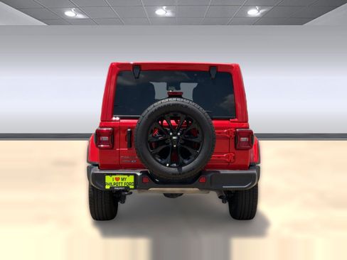 Used 2025 Jeep Wrangler Unlimited Sahara w/ Safety Group AWD/4WD image 10