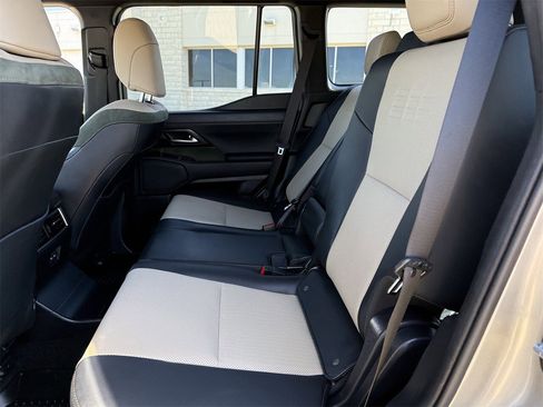 Used 2026 Lexus GX 550 image 27