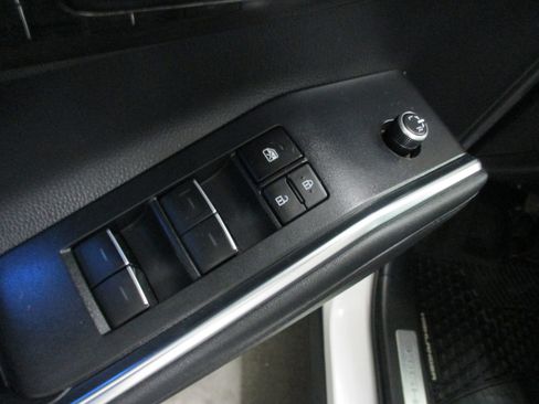 Used 2022 Toyota Highlander Limited image 21